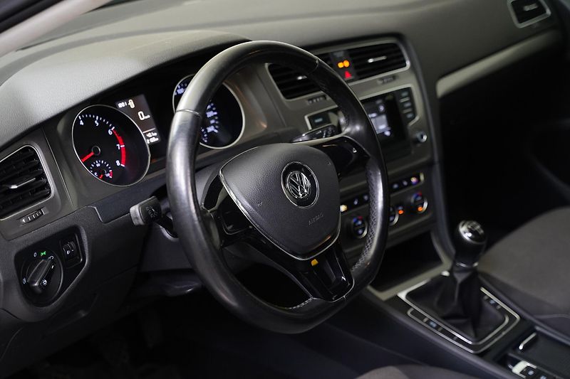 Volkswagen Golf - fotka 14 z 21