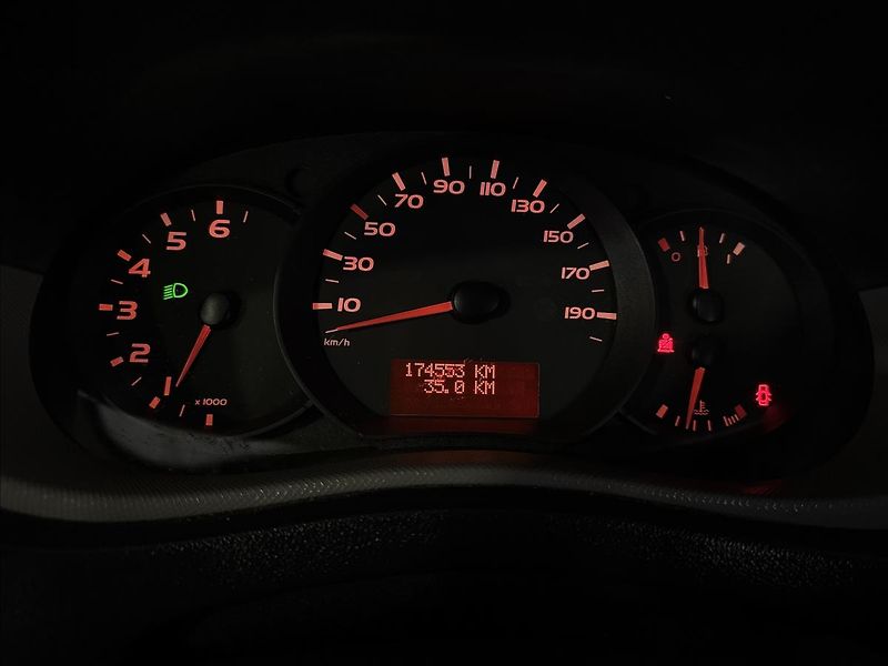 Renault Master 2.3dCi 92kW L2 3.5T - fotka 17 z 29