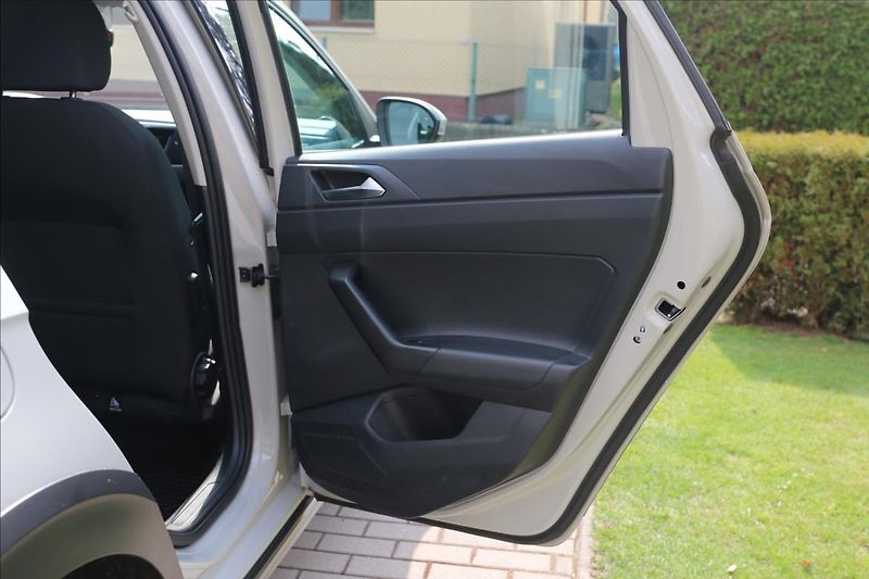 Volkswagen Taigo 1,0 ČR, 27000 km,TAŽNÉ,novéSTK - fotka 36 z 52