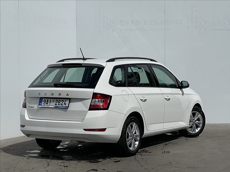 Škoda Fabia 1,0 TSI Combi Ambition Plus - fotka 3 z 23