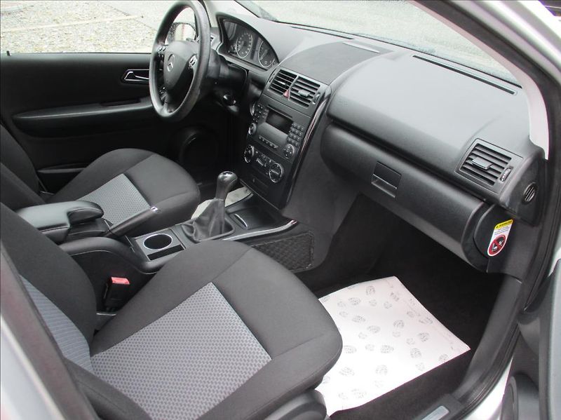 Mercedes-Benz Třídy A 2,0 160 CDI, klima, servis, - fotka 9 z 45