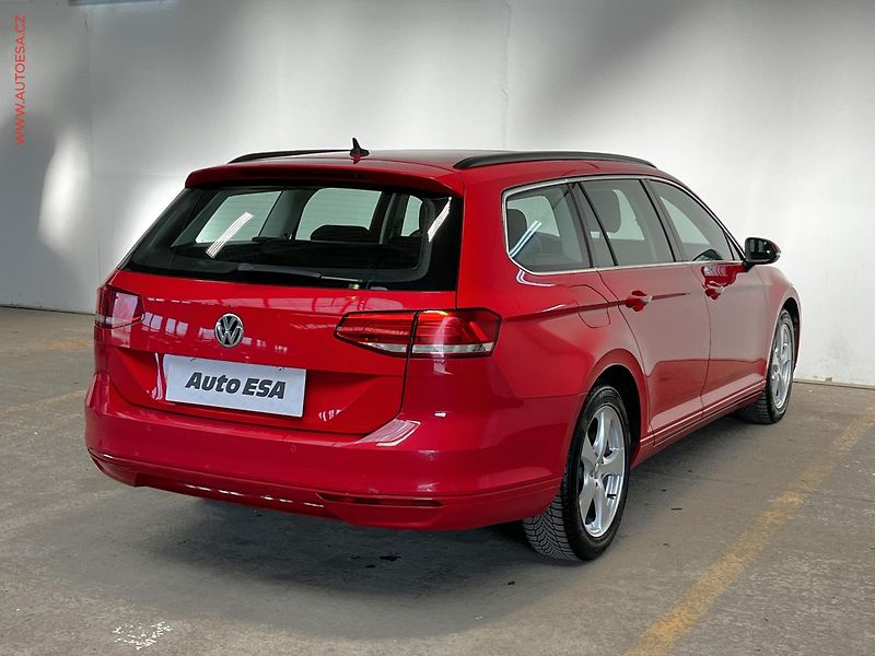 Volkswagen Passat (2016) 1.6 TDi, DSG, Navi, AC - fotka 4 z 18