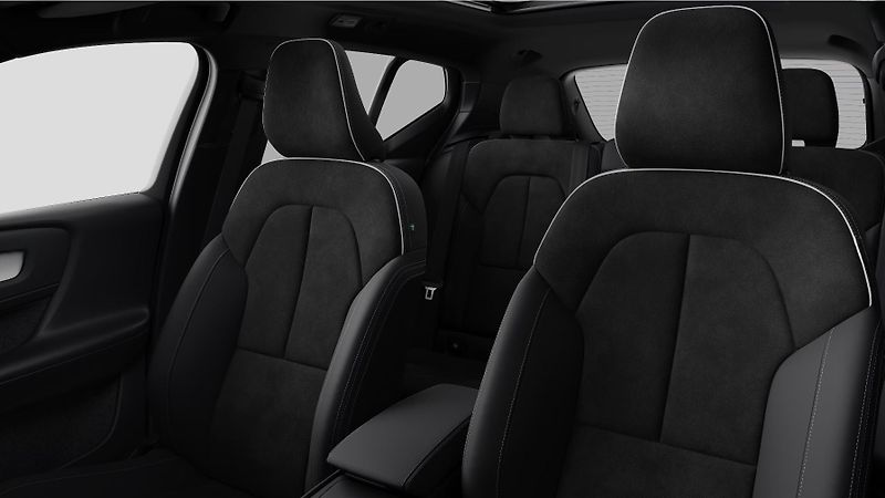 Volvo XC40 (2026) B4 ULTRA DARK AUT - fotka 11 z 12