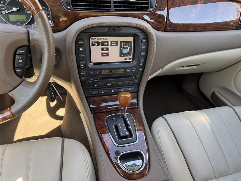 Jaguar S-Type 2,7 D V6 LUXURY ČR - fotka 18 z 26