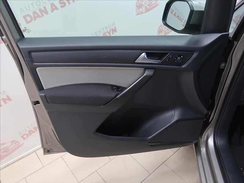 Volkswagen Caddy 1,4 TSI DSG Maxi! - fotka 11 z 33