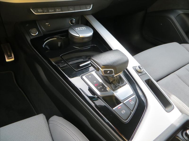 Audi A4 Avant 3,0 TDI 210kW S line qua - fotka 16 z 31