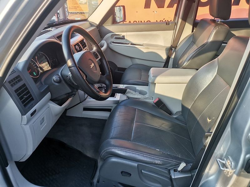 Jeep Cherokee (2009) 2.8CRD 130kw AUT 4x4 Tažné ČR - fotka 10 z 31