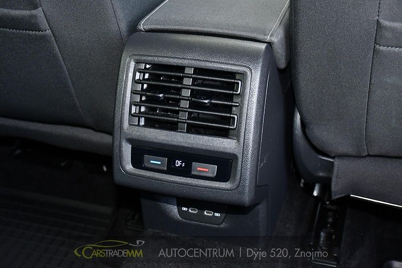 Volkswagen Golf 2.0TDi LED ACC 1M ČR  - fotka 25 z 52