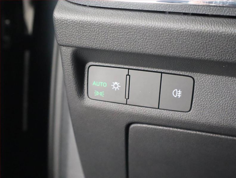 Škoda Enyaq (2021) 60 (62 kWh), SoH 91% - fotka 16 z 27