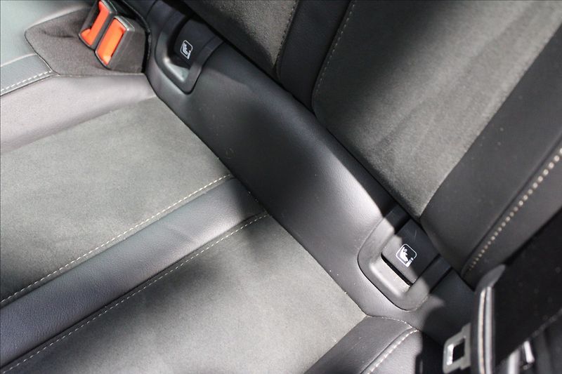 Škoda Octavia 2,0 TDI Scout 4x4 DSG 1.majite - fotka 34 z 40