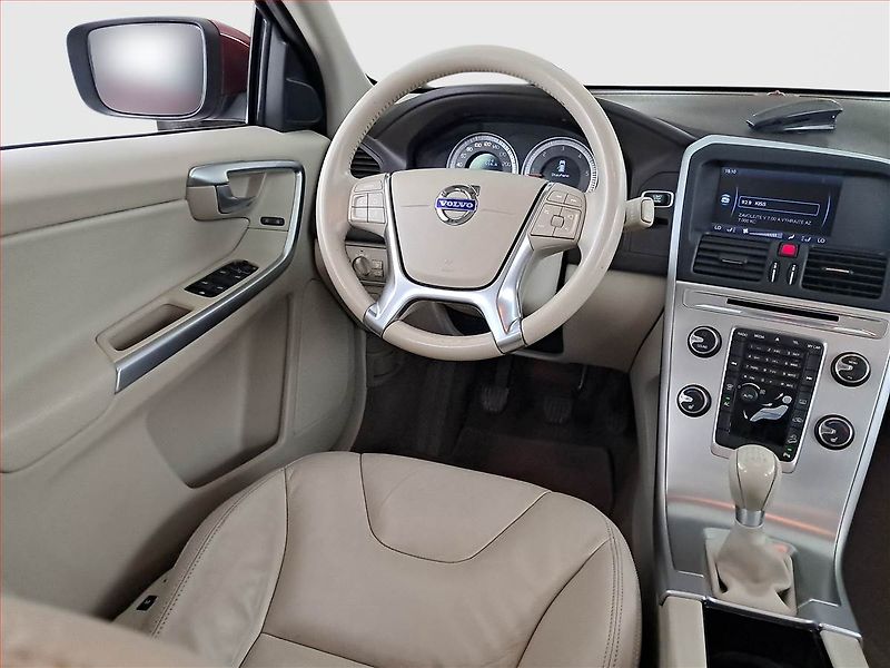 Volvo XC60 (2011) D3, 4X4, Serv.kniha, Kůže - fotka 7 z 21