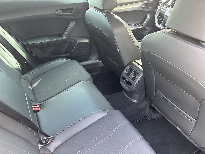 Cupra Formentor (2024) 1.5 TSI DSG - fotka 10 z 28