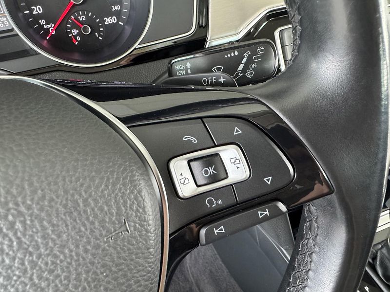 Volkswagen Passat 2,0TDI DSG*Highline*REZERVACE! - fotka 22 z 32