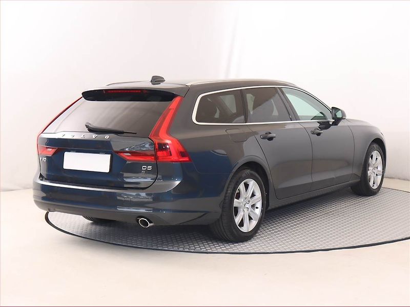 Volvo V90 (2018) D3, Serv.kniha, Kůže, Navi - fotka 5 z 21
