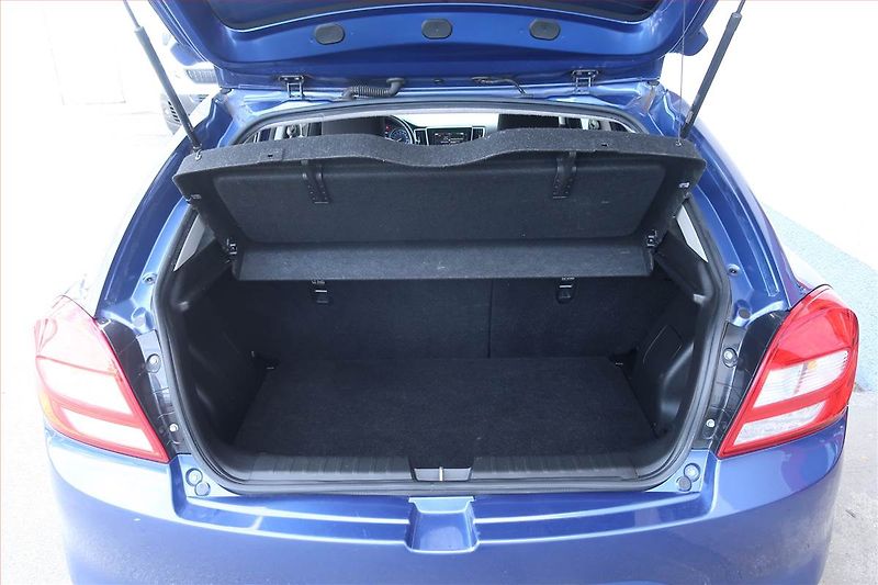 Suzuki Baleno (2017) 1.0 BoosterJet, Serv.kniha - fotka 13 z 22