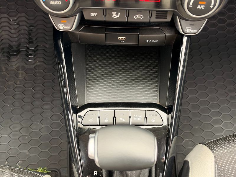 Kia Stonic (2020) 1.0 T-GDi,88 Kw Platinum - fotka 21 z 32