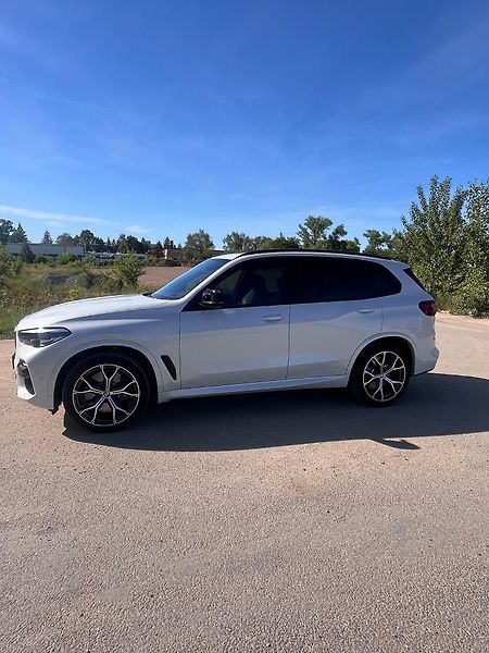 BMW X5 (2020) - fotka 1 z 14