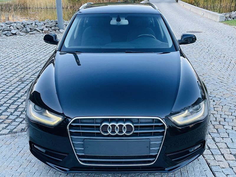 Audi A4 2.0TDI MAN VÝHŘEV SERVISKA LED - fotka 6 z 41