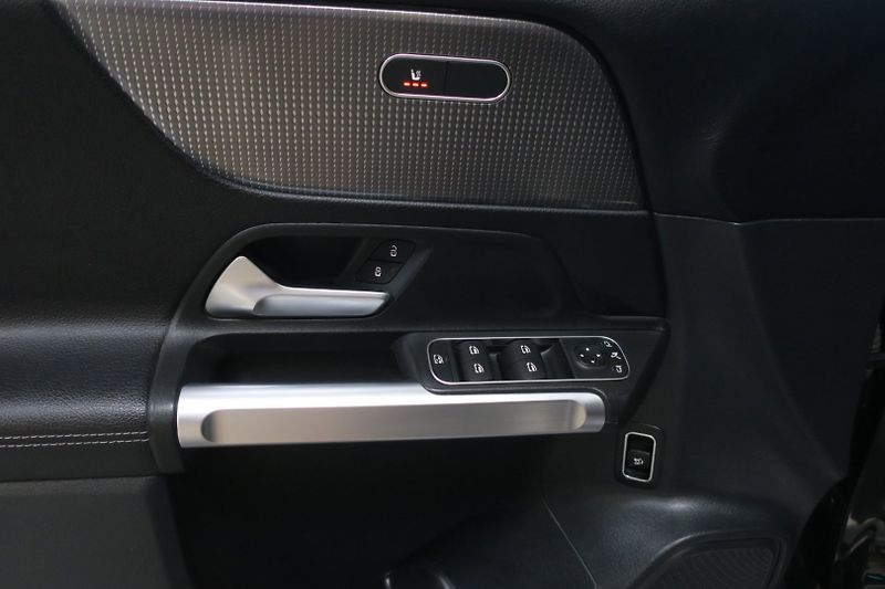 Mercedes-Benz GLB (2022) 220 D 4MATIC - fotka 9 z 48