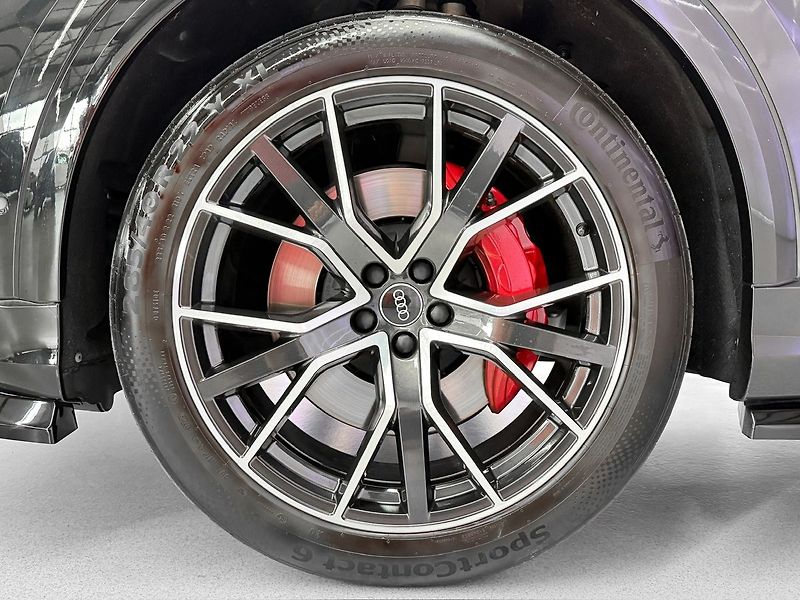 Audi Q8 55TFSi e QUATTRO S-LINE, B&O, - fotka 9 z 36