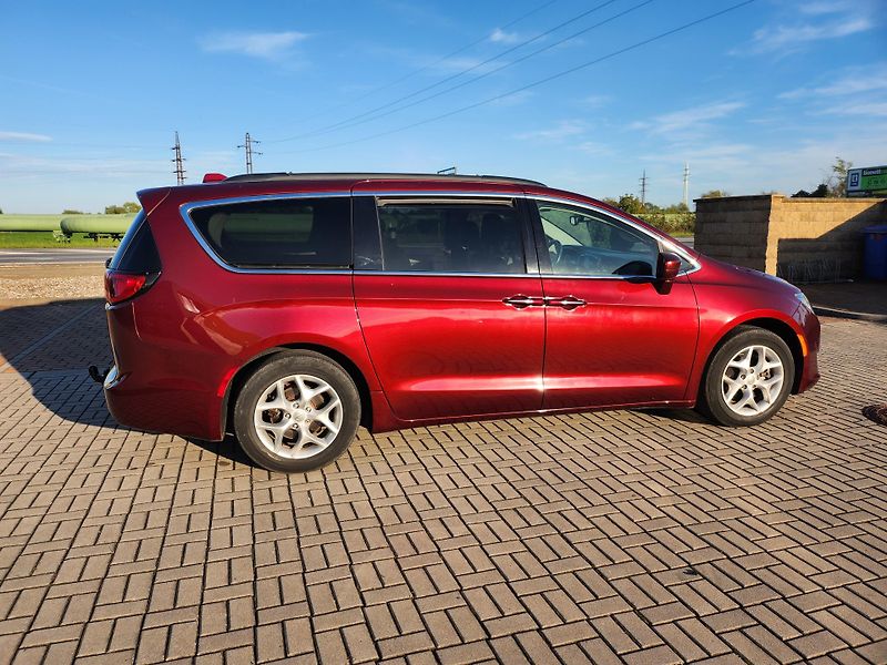 Chrysler Pacifica (2018)  Touring L, 8 míst, LPG, TZ - fotka 6 z 38