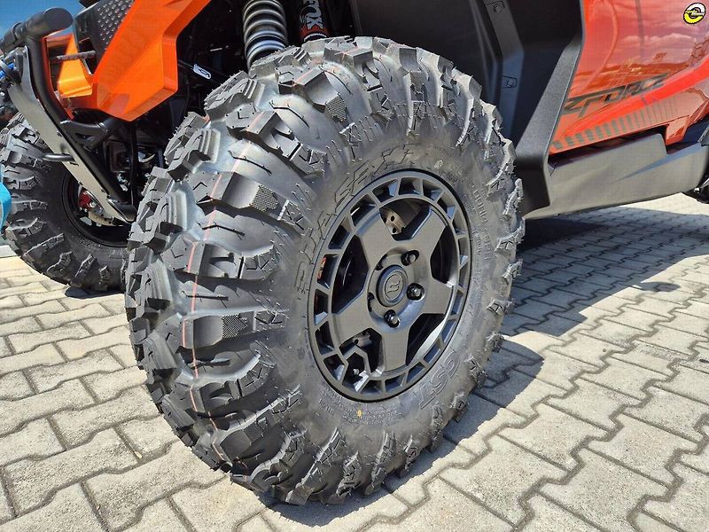 CFMOTO Gladiator Z1000 (2026) Gladiator Z10 TURBO XL +X110LE - fotka 12 z 27