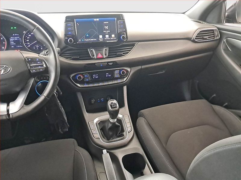 Hyundai i30 (2019) Style 1.4 T-GDI, ČR,1.maj - fotka 8 z 18