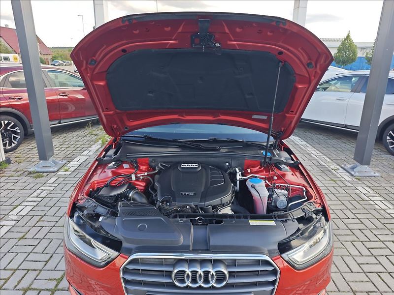 Audi A4 1,8 TFSI 125kW  Edition - fotka 19 z 21
