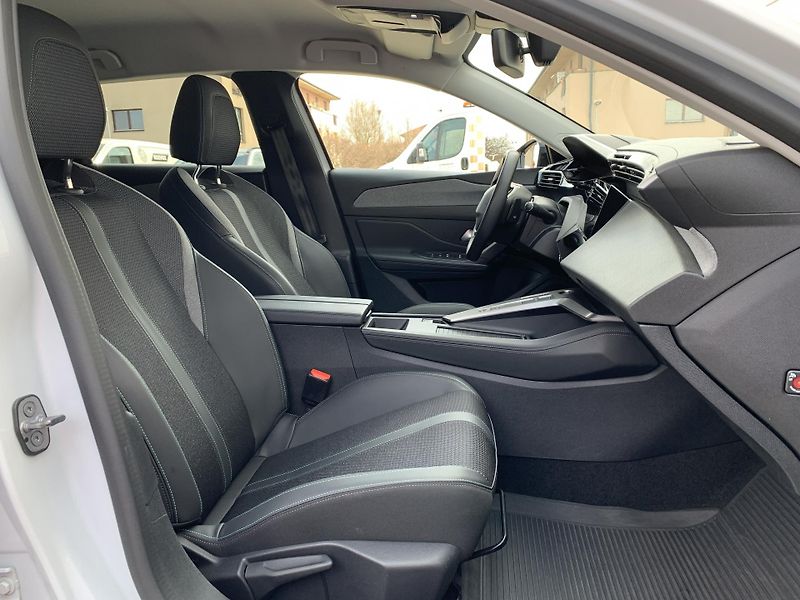 Peugeot 308 SW ALLURE+ 1.5 BHDi 96kW AT8 - fotka 22 z 23