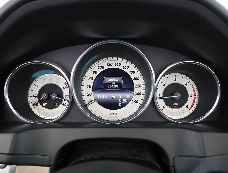 Mercedes-Benz Třídy E (2014) E 250 BlueTEC, Automat, Kůže - fotka 9 z 22