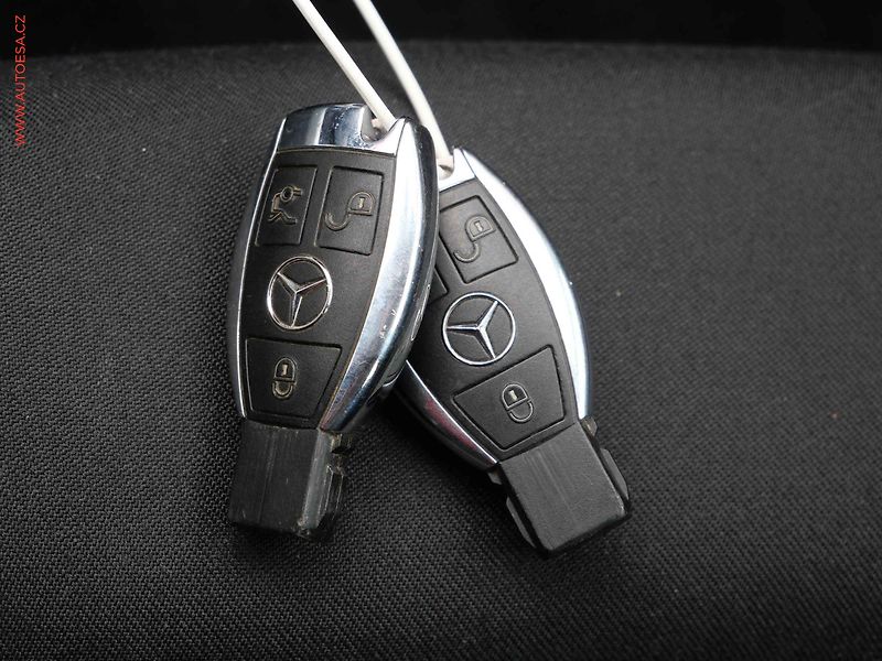 Mercedes-Benz Třídy E (2010) 1.8, AT, LED - fotka 21 z 22