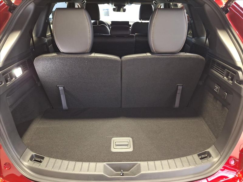 Mazda CX-80 (2026) 3.3 D 254k AWD AT8 HOMURA PLUS - fotka 14 z 18