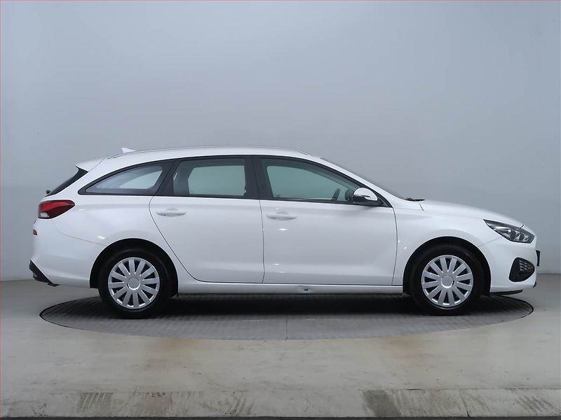 Hyundai i30 (2023) Comfort 1.5 DPI, ČR,1.maj - fotka 6 z 15