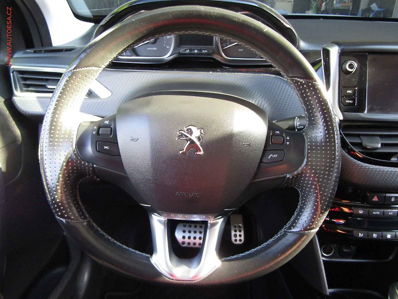 Peugeot 2008 (2019) 1.2PT, Crossway, AT, panor - fotka 21 z 22