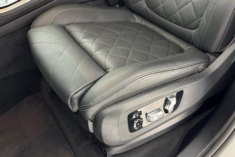 BMW X5 xDrive40i - fotka 7 z 29