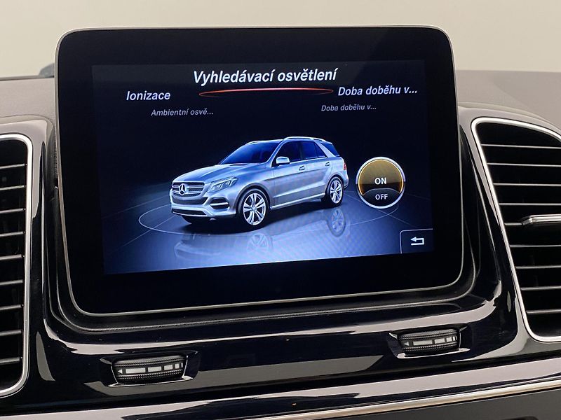 Mercedes-Benz GLE 43 AMG 4MATIC AUT  - fotka 53 z 67