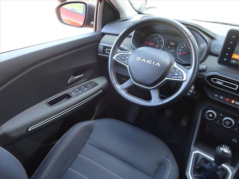 Dacia Jogger (2023) 1.0 TCe, Serv.kniha, Navi - fotka 7 z 17