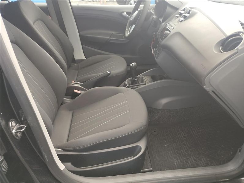 Seat Ibiza 1,4 63KW - fotka 8 z 15