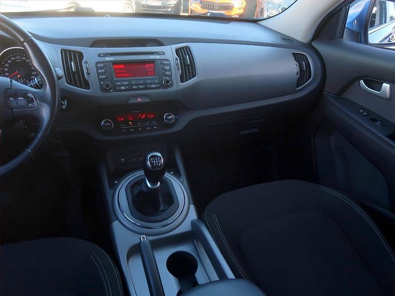 Kia Sportage (2014) Gold 2.0 GDI, Serv.kniha - fotka 8 z 17