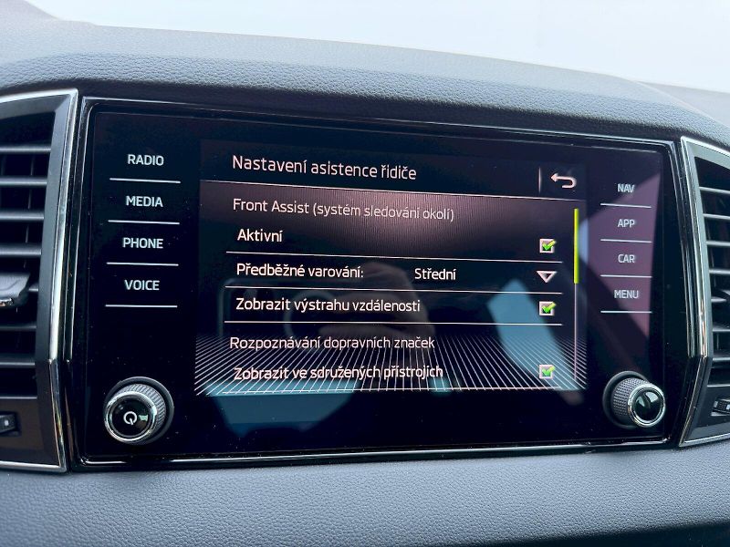 Škoda Karoq (2019) 1.5 TSI 110kW Style VarioFlex - fotka 17 z 35
