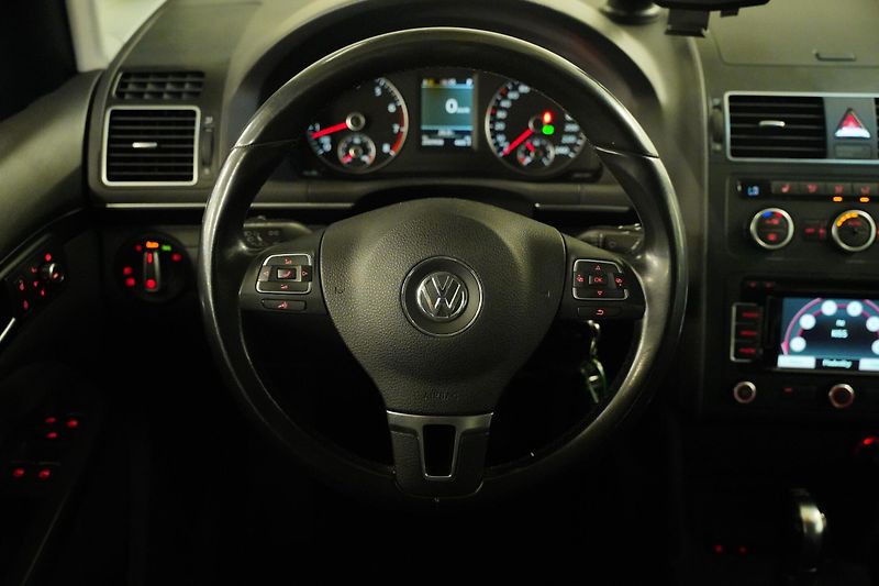 Volkswagen Touran - fotka 18 z 26