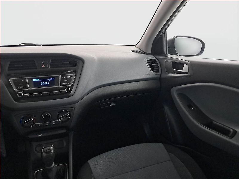 Hyundai i20 (2016) 1.2, ČR,1.maj - fotka 8 z 15