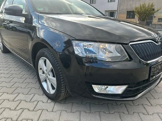 Škoda Octavia (2013) 1,4TSi elegance combi 103kW   - fotka 8 z 43