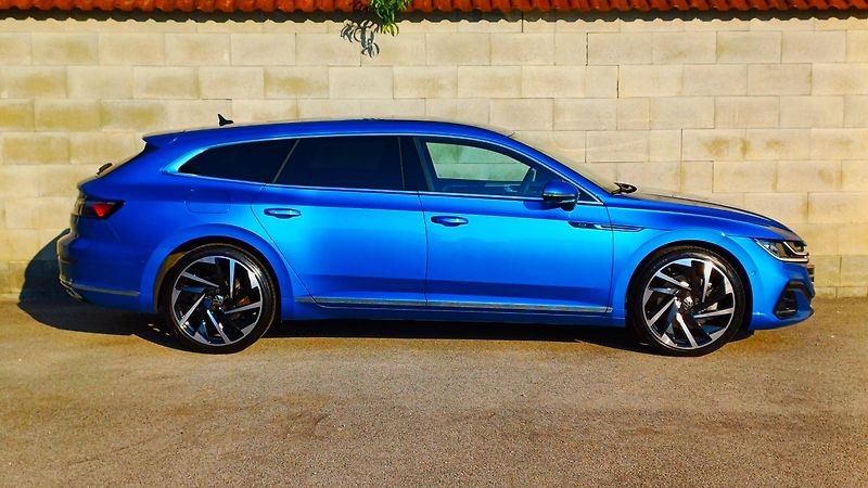 Volkswagen Arteon Shooting Brake R-LINE 2.0TSI 206kW TAŽNÝ ČR - fotka 3 z 11