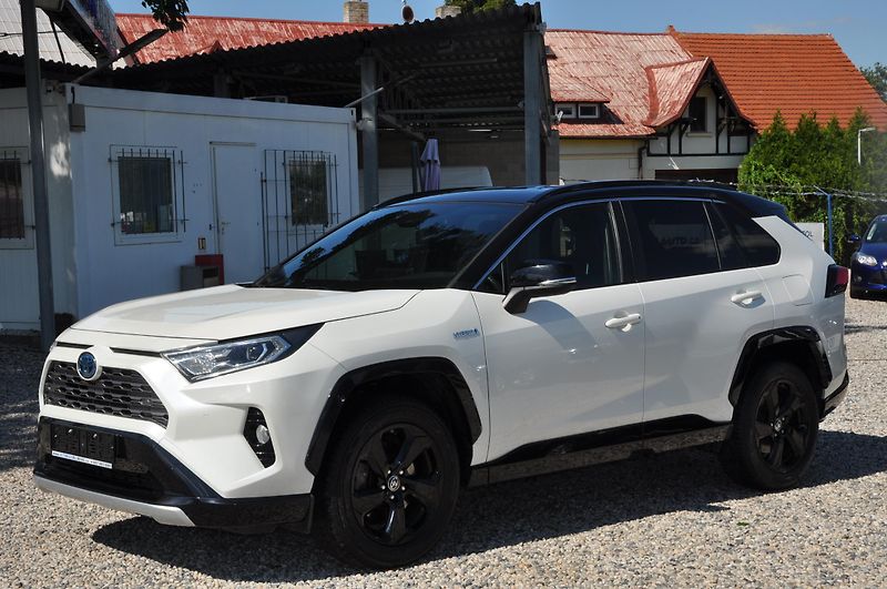 Toyota RAV4 2.5 Hybrid 131kW 4x4 Kůže - fotka 1 z 21