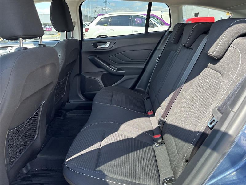 Ford Focus 1,5 EcoBlue 88kW Titanium - fotka 18 z 41