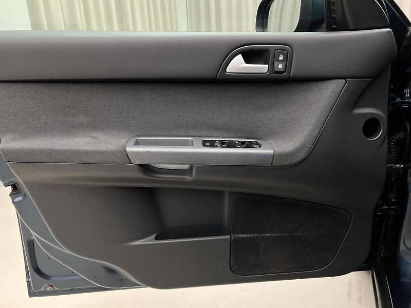 Volvo V50 1.6D SENZORY - fotka 7 z 36