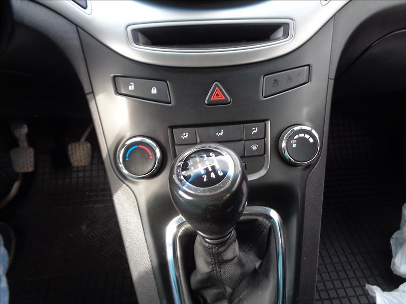 Chevrolet Orlando 2,0 - fotka 11 z 16