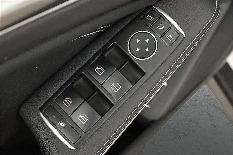 Mercedes-Benz GLA (2017) 180, Automat, Kůže, Navi - fotka 18 z 20
