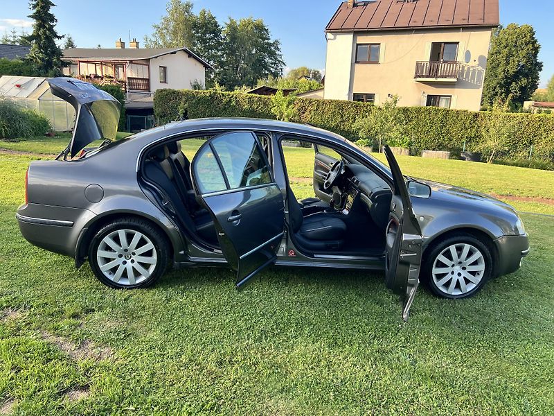 Škoda Superb 1.9TDI 96KW,KůŽE,XENONY,TZ - fotka 30 z 42